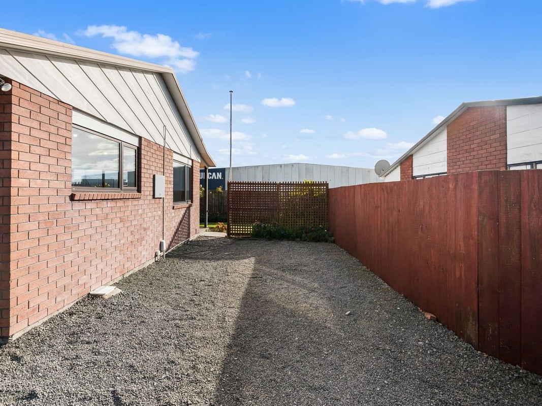 2/37 Wilson Street, Islington, Christchurch - Carousel 24