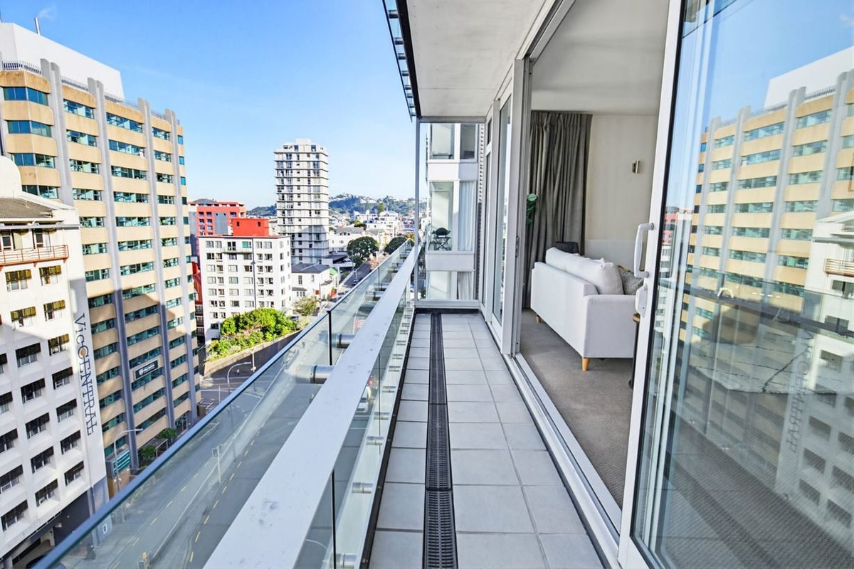 9I/164 The Terrace, Wellington Central, Wellington - Carousel 1