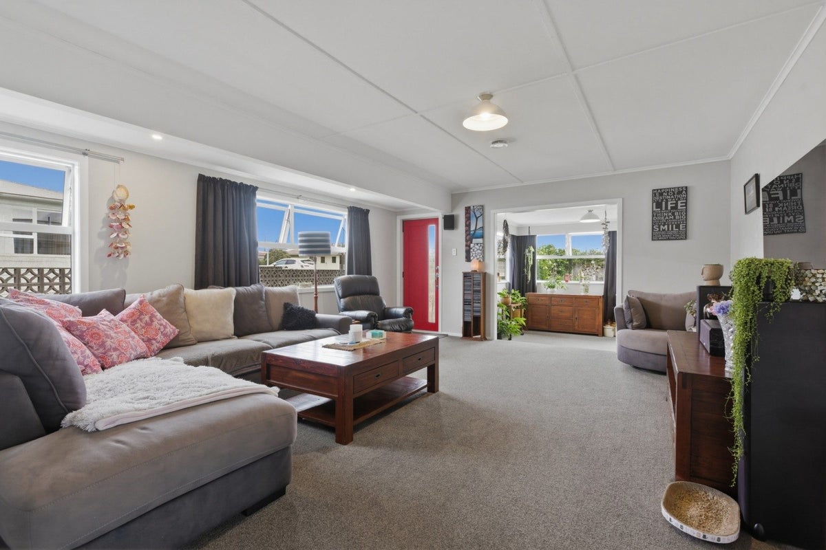 30 Murray Street, Bell Block, New Plymouth - Carousel 2