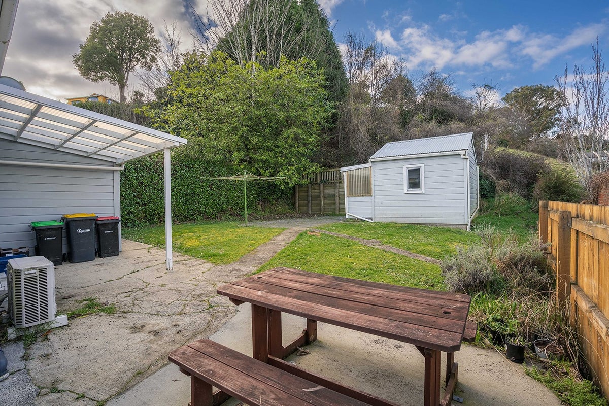 42 Gladstone Road, North East Valley, Dunedin - Carousel 33