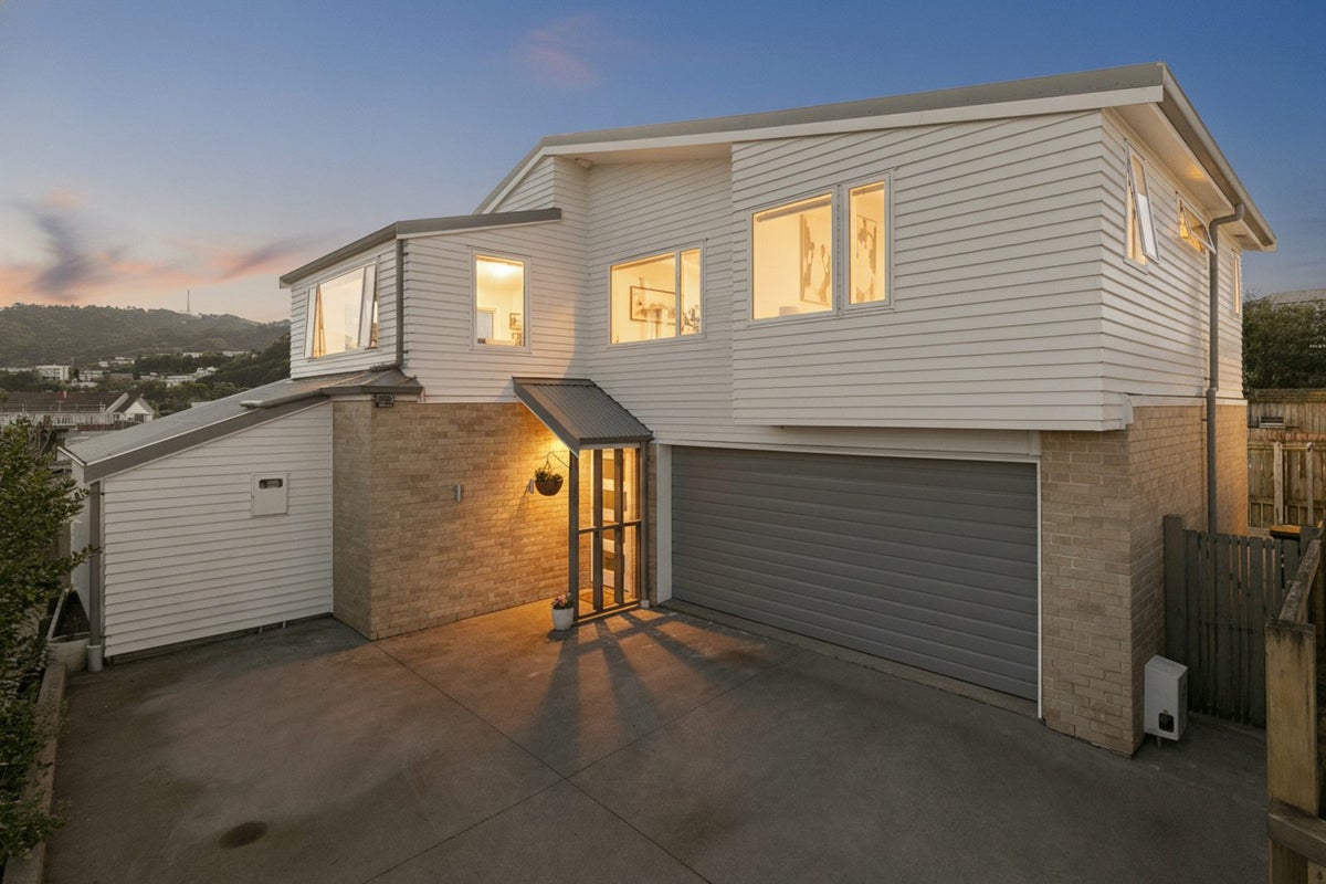 23A Benares Street, Khandallah, Wellington - Carousel 1