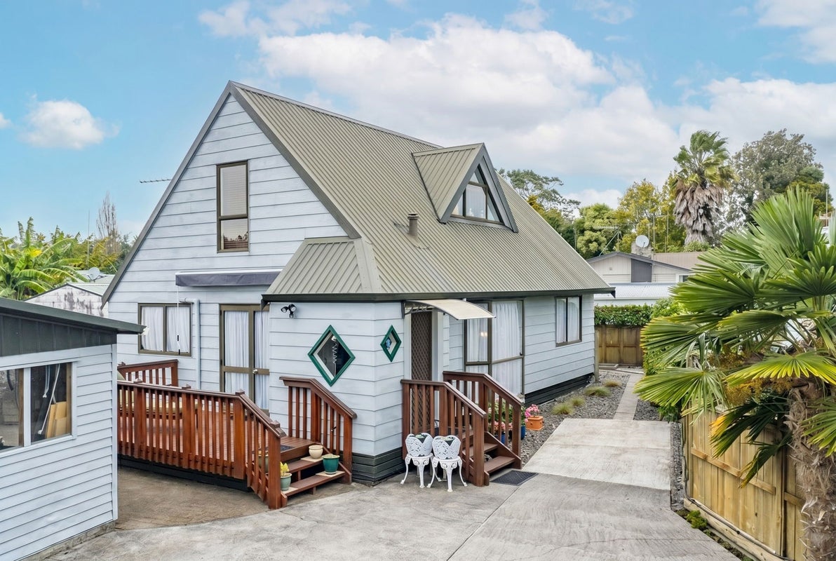 15B Anderson Road, Deanwell, Hamilton - Carousel 1