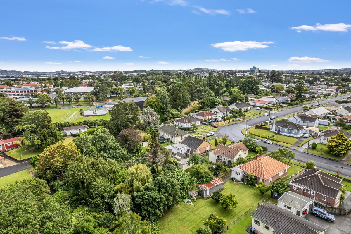 5 Baldwin Street, Otahuhu, Auckland - Carousel 2