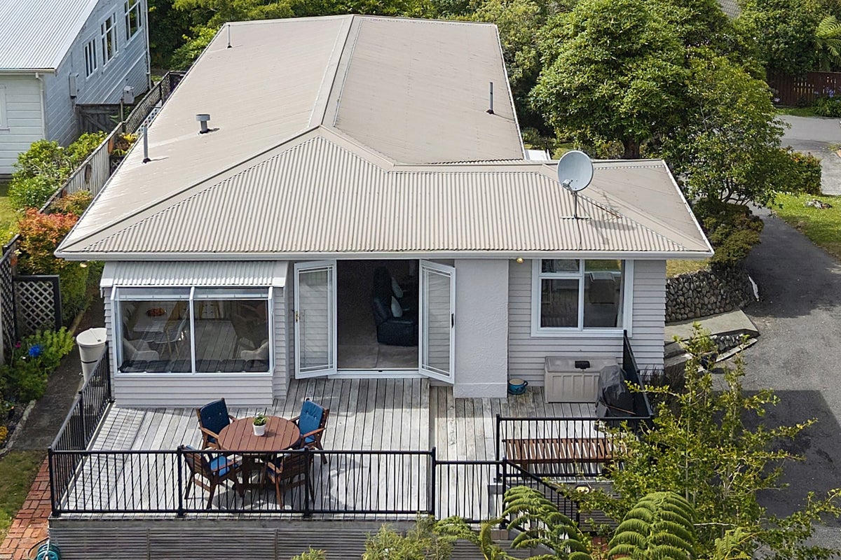 69 Belmont Terrace, Belmont, Lower Hutt - Carousel 31