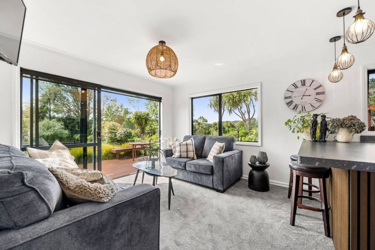 31C Kakariki Way, Whitemans Valley, Upper Hutt - Carousel 2