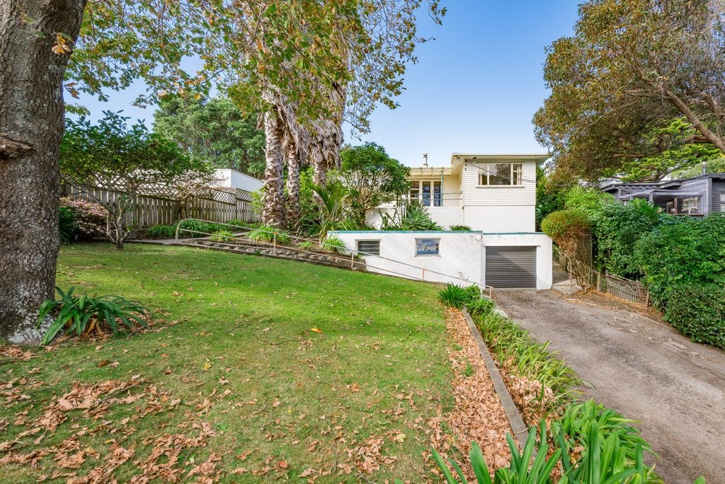 9 Tennis Court Road, Raumati South, Paraparaumu - Carousel 1