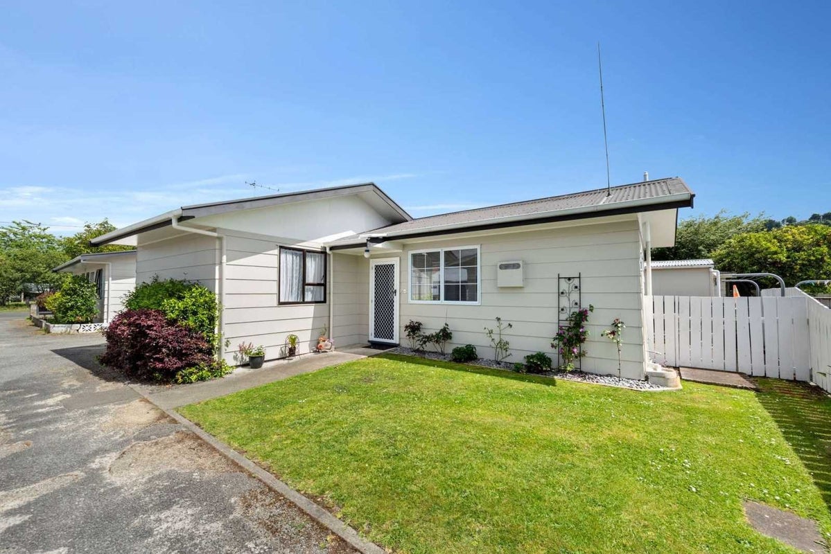 2D Roberts Avenue, Aramoho, Whanganui - Carousel 1