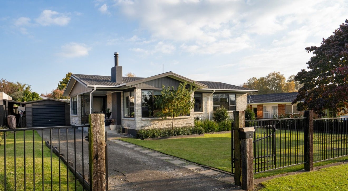 10 Walpole Street, Leamington, Cambridge - Carousel 1