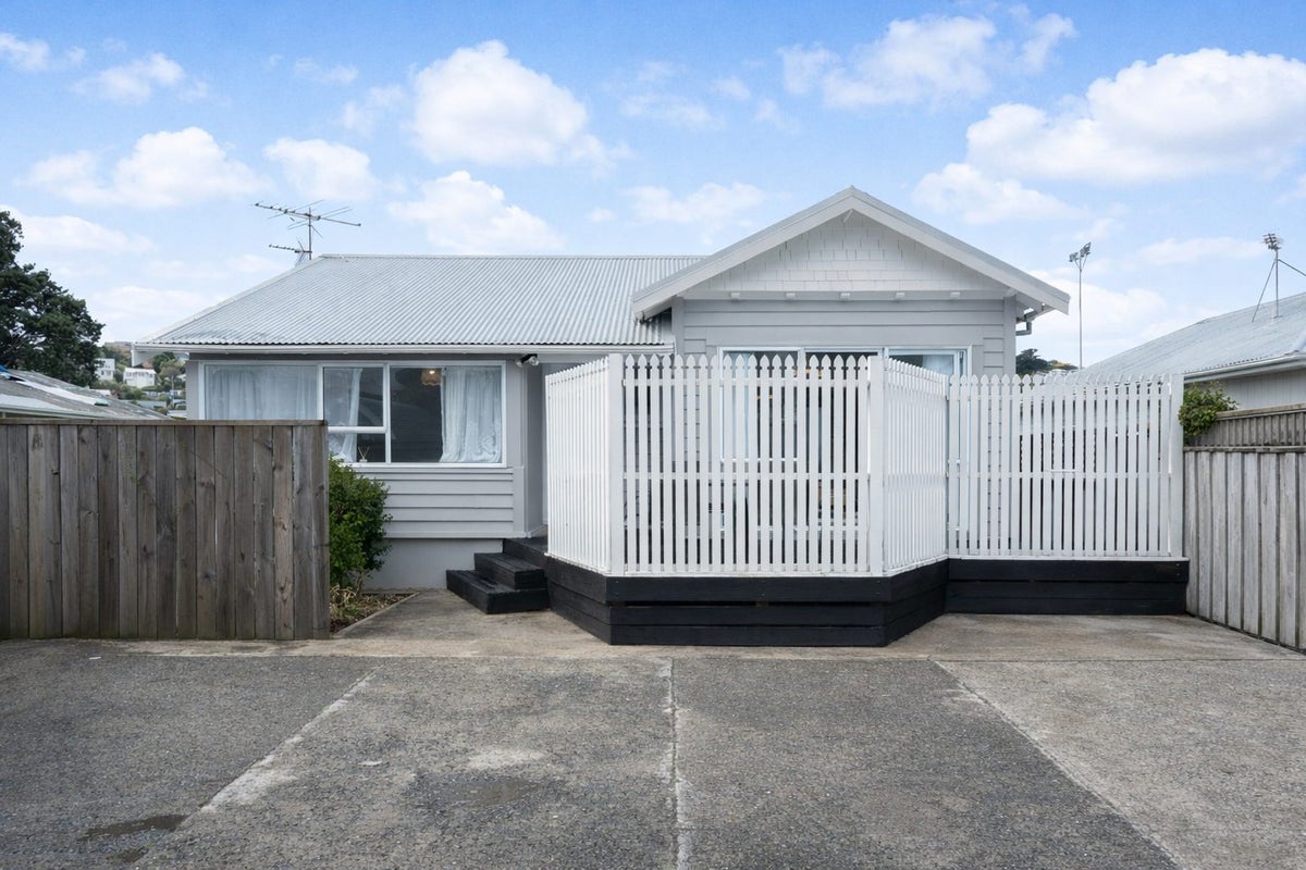 34 Park Rd, Miramar, Wellington - Carousel 1