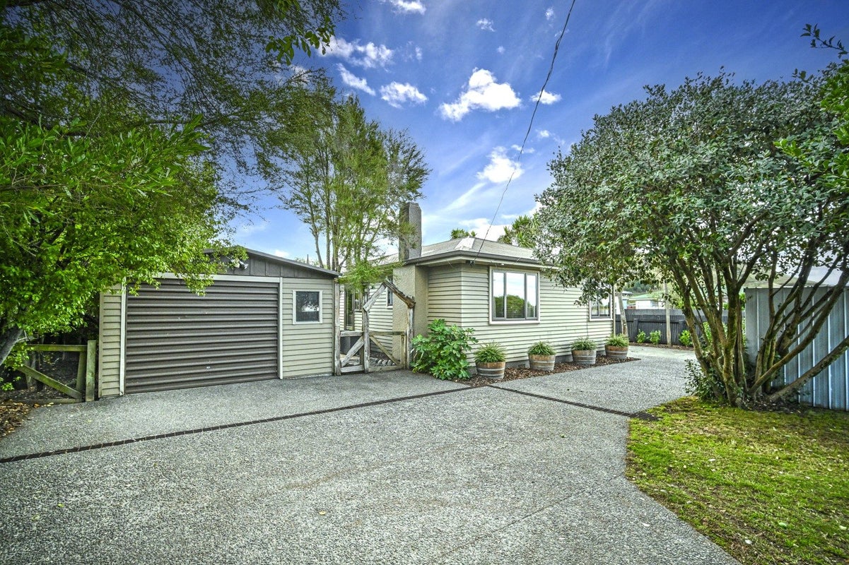 2868 State Highway 50, Roys Hill, Hastings - Carousel 1