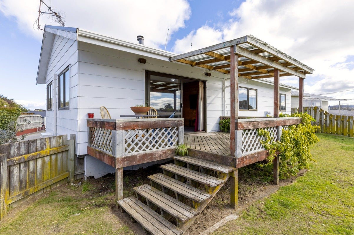7 Hinemoa Avenue, Taupo, Taupō - Carousel 2