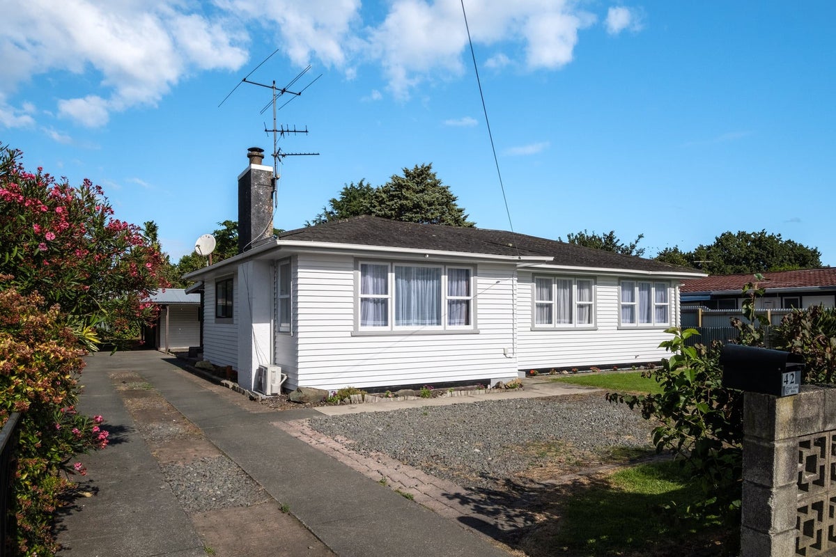 42 Lytton Road, Riverdale, Gisborne - Carousel 15