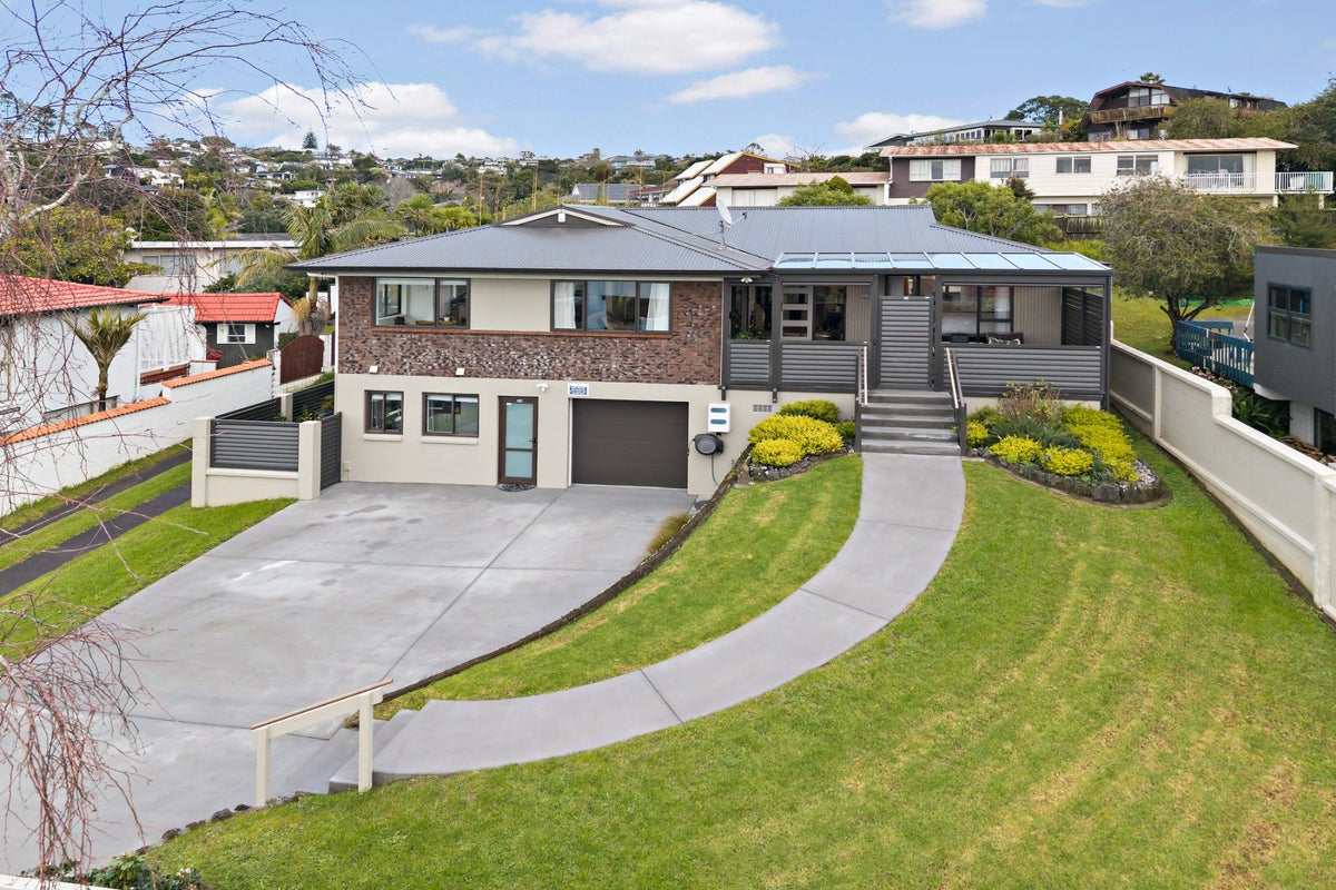 32 Amante Crescent, Mairangi Bay, Auckland - Carousel 1