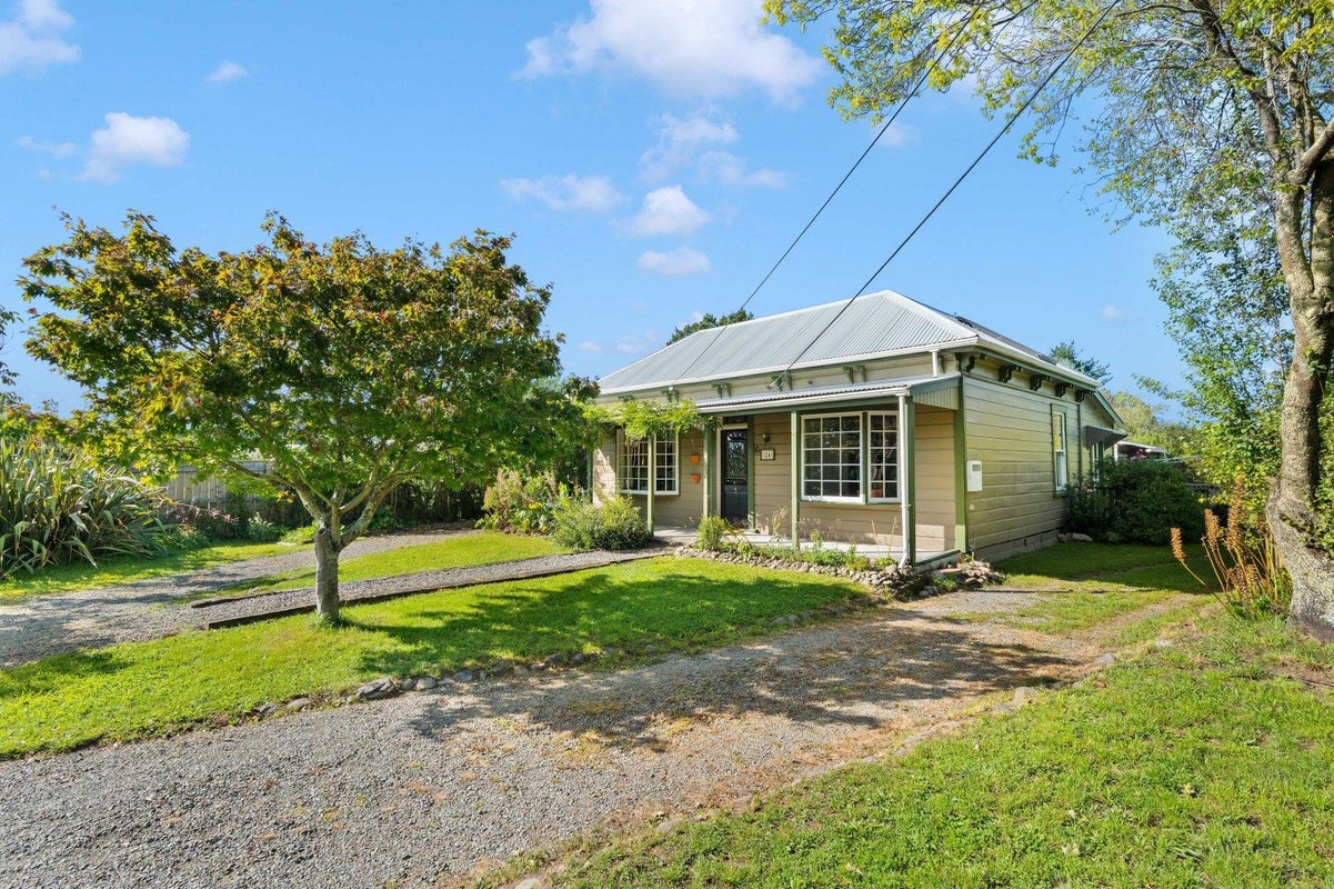 24 Papawai Road, Greytown - Carousel 2