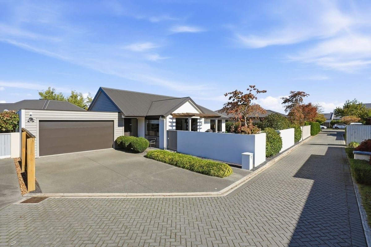 9 Waterford Avenue, Northwood, Christchurch - Carousel 1