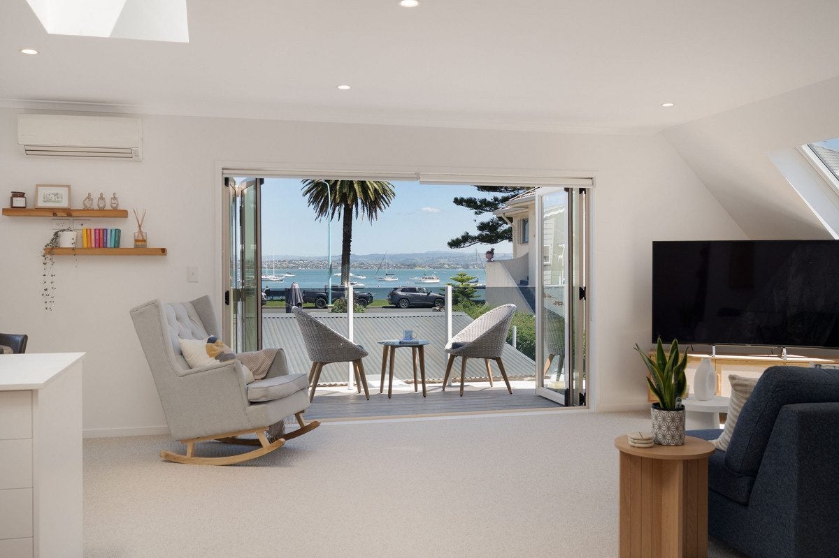 8/3 Leinster Avenue, Mount Maunganui, Mount Maunganui - Carousel 1