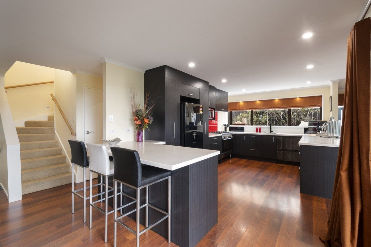 35 Springdale Grove, Fitzherbert, Palmerston North - Carousel 2