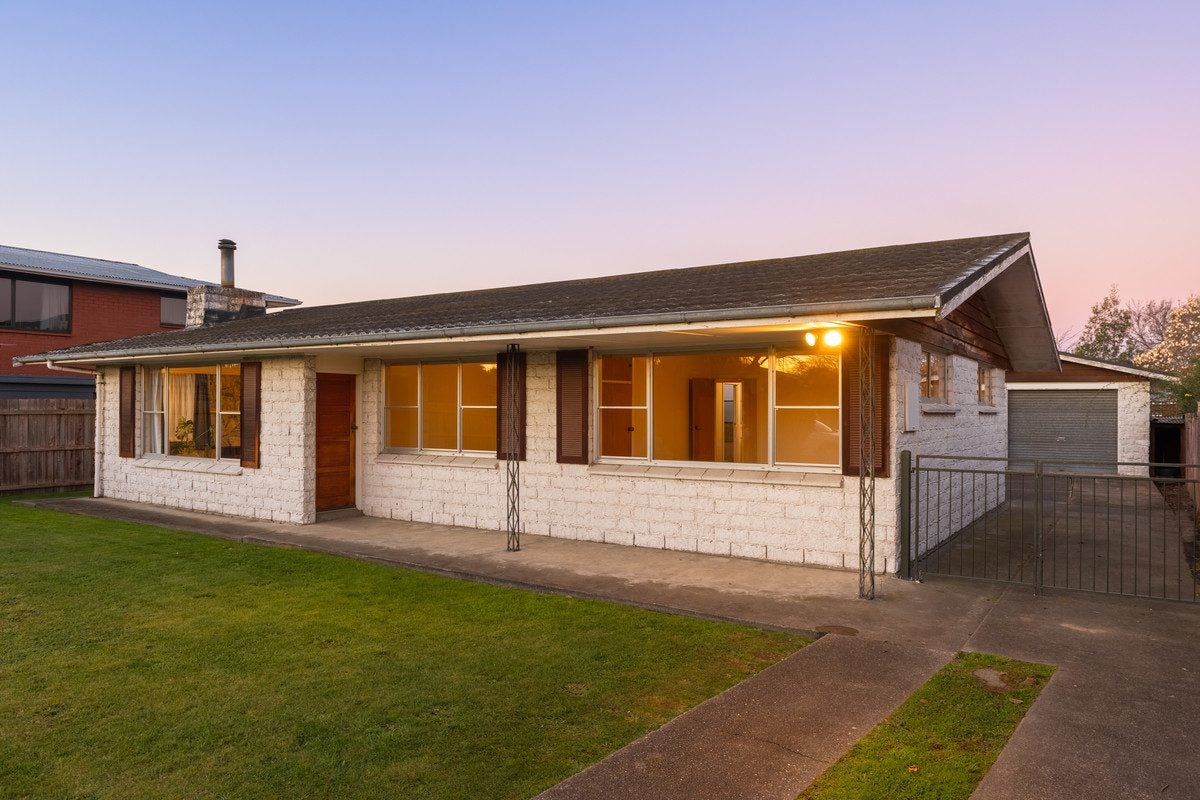 18 Newbourne Crescent, Redwoodtown, Blenheim - Carousel 27