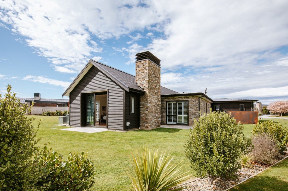 3 Parkview Street, Wanaka - Carousel 25