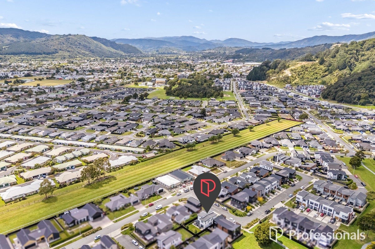 4 Aston Crescent, Wallaceville, Upper Hutt - Carousel 37