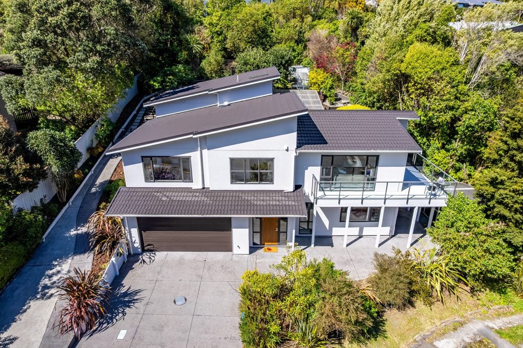 3 Atahu Grove, Tirohanga, Lower Hutt - Carousel 25