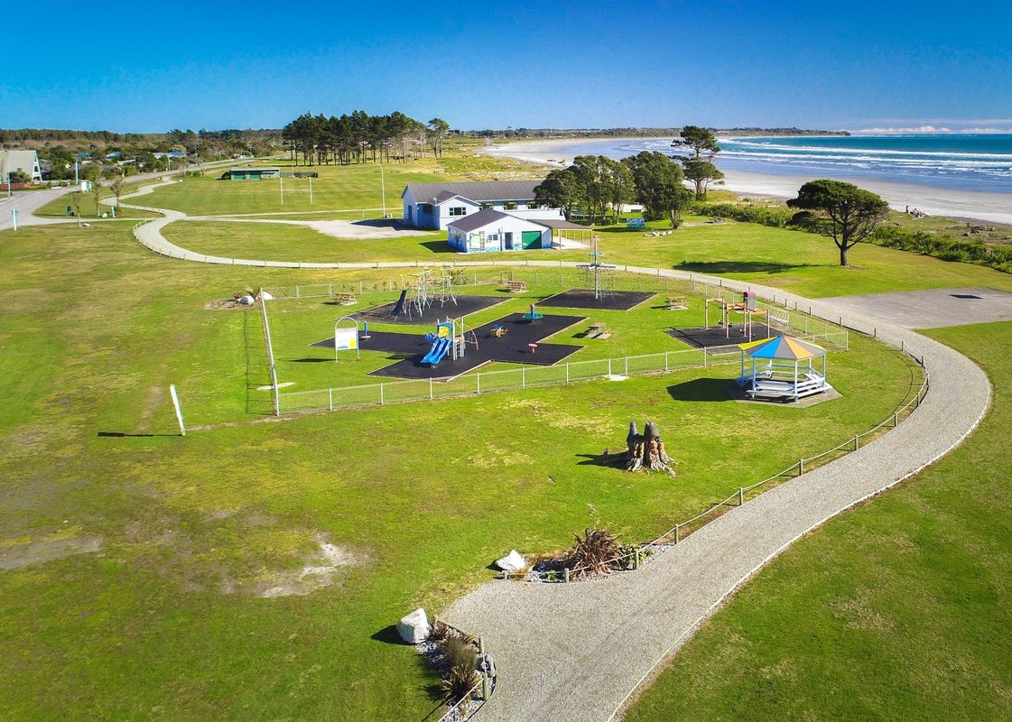 5 Marine Parade, Carters Beach, Westport - Carousel 47