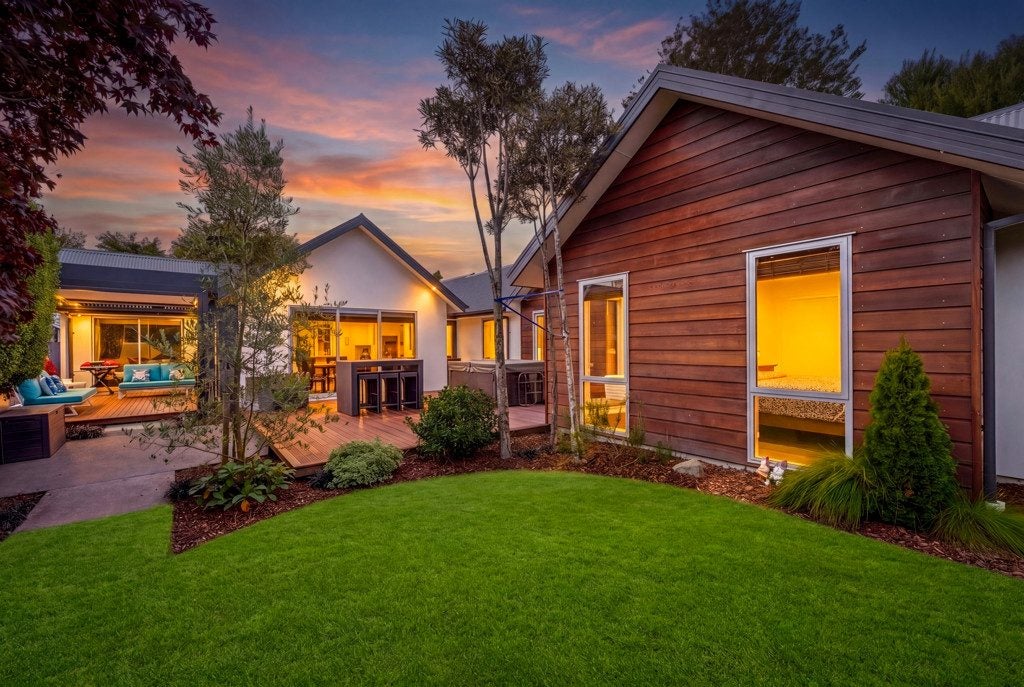 3 Bluestone Drive, Parklands, Christchurch - Carousel 1