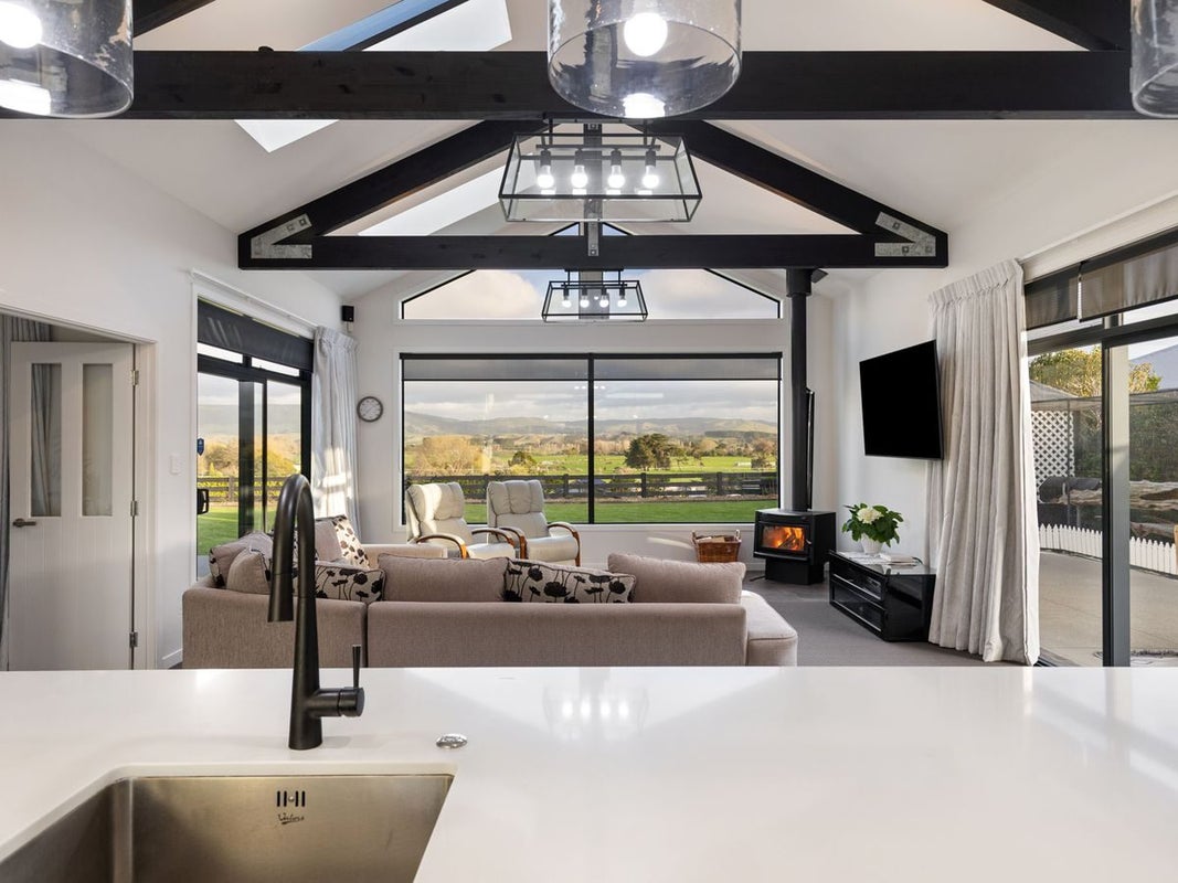 58 Rodeo Drive, Kelvin Grove, Palmerston North - Carousel 2
