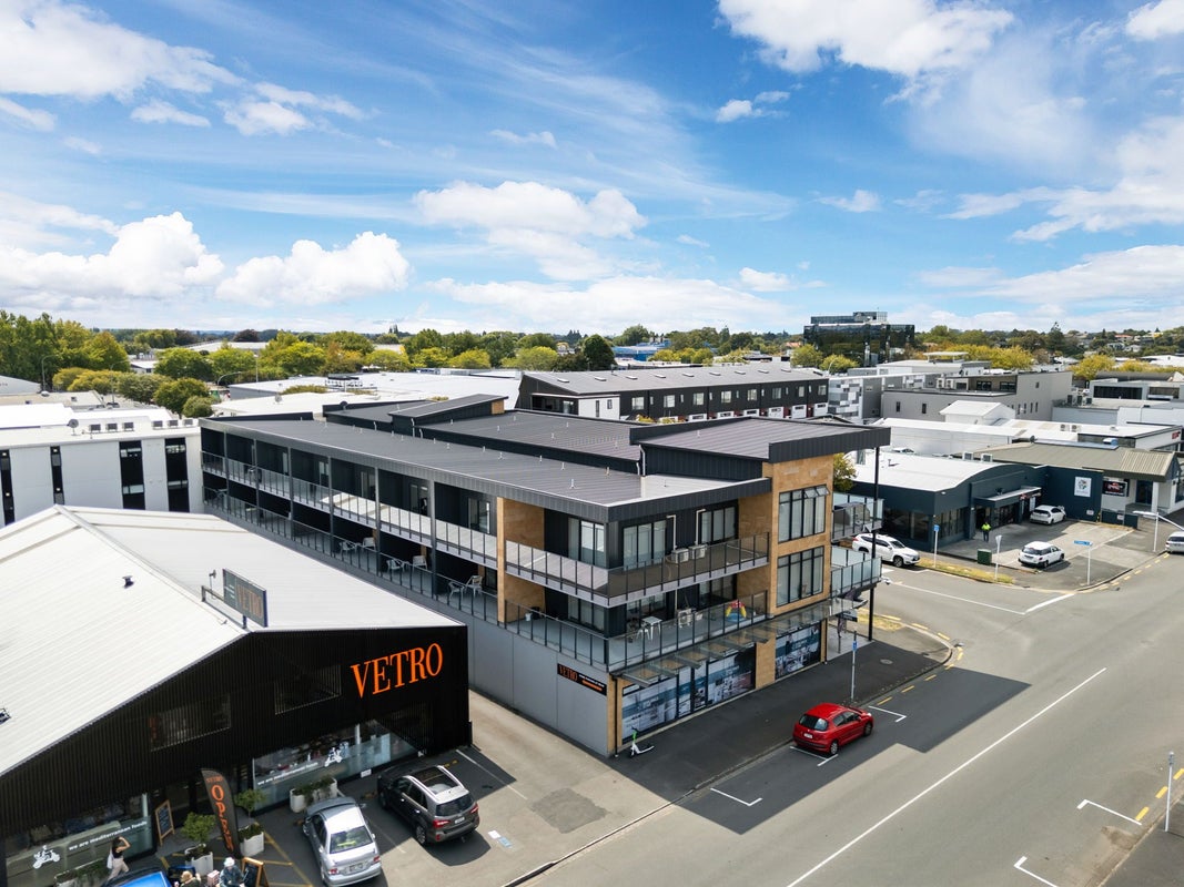 9/13 Vialou Street, Hamilton Central, Hamilton - Carousel 19