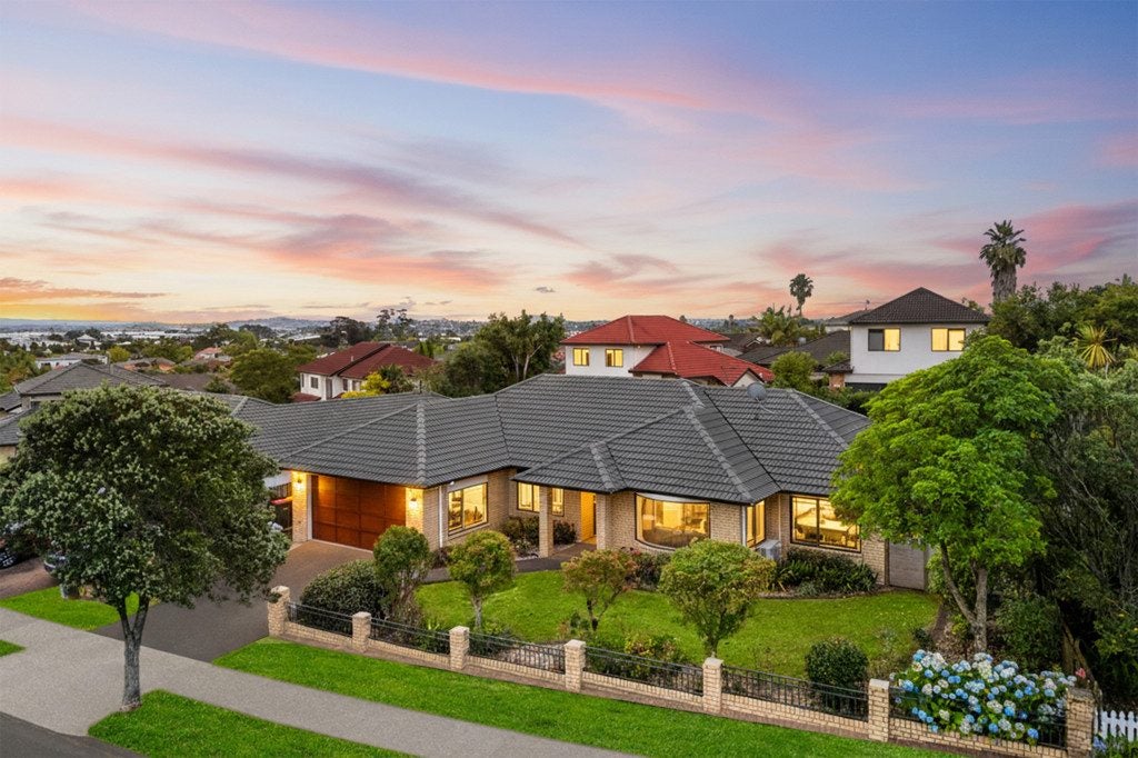 79 Westerham Drive, Dannemora, Auckland - Carousel 1