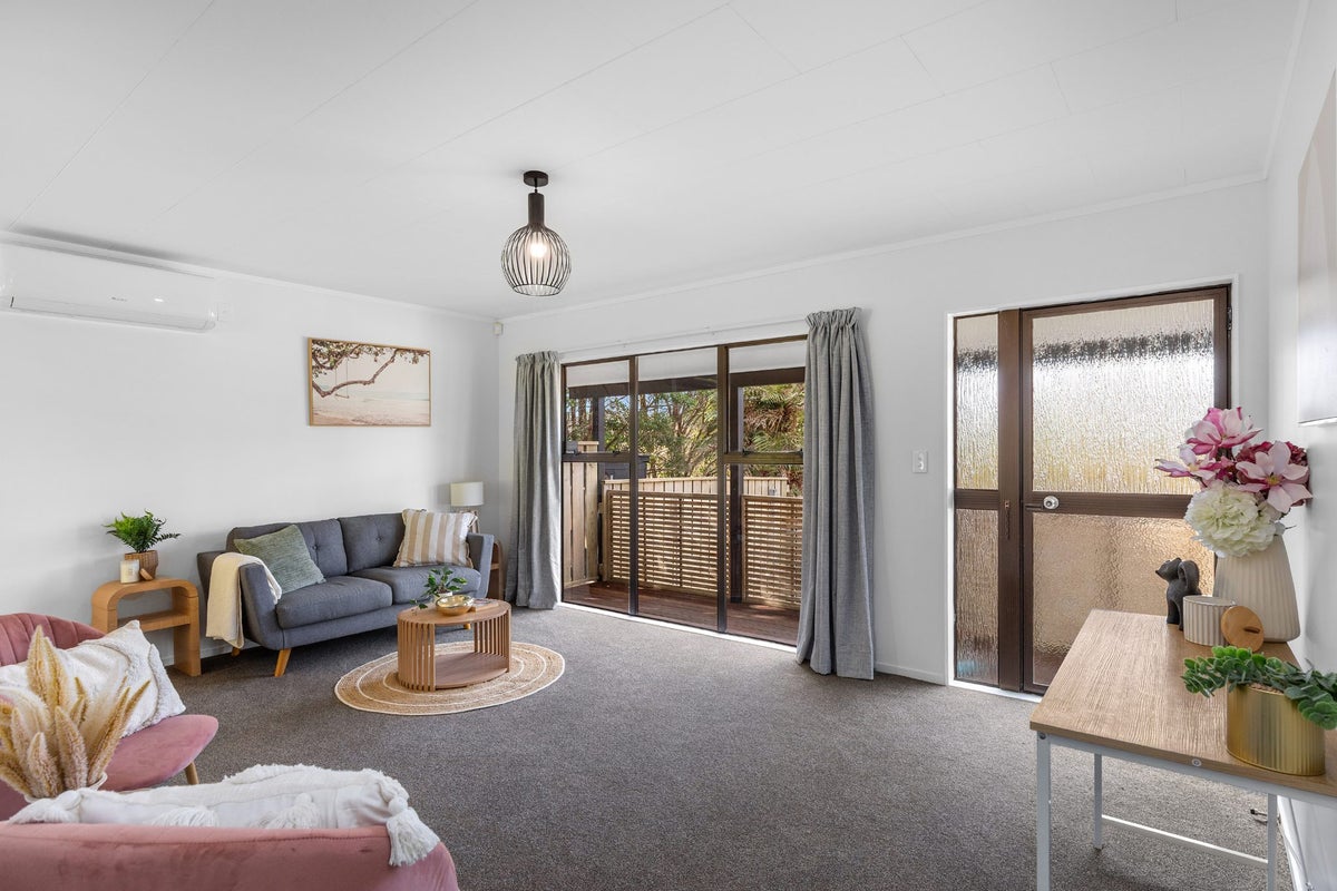 269 Major Drive, Kelson, Lower Hutt, Wellington - Carousel 2