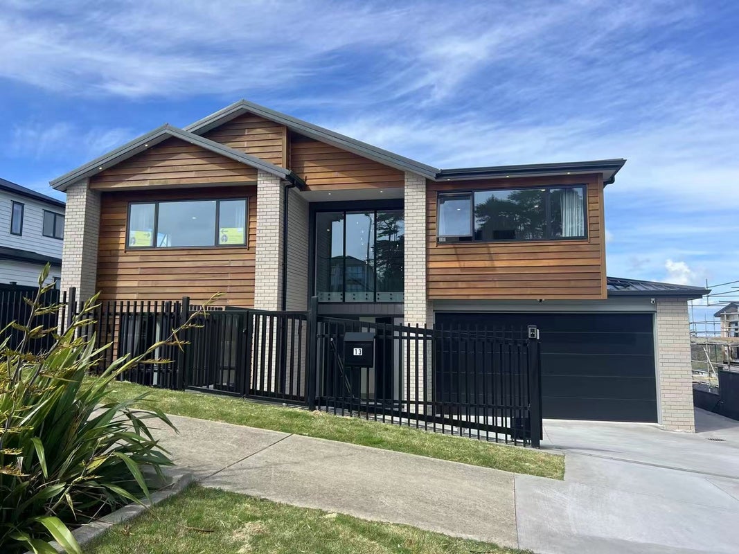 13 Kate Duncan Drive, Swanson, Auckland - Carousel 1
