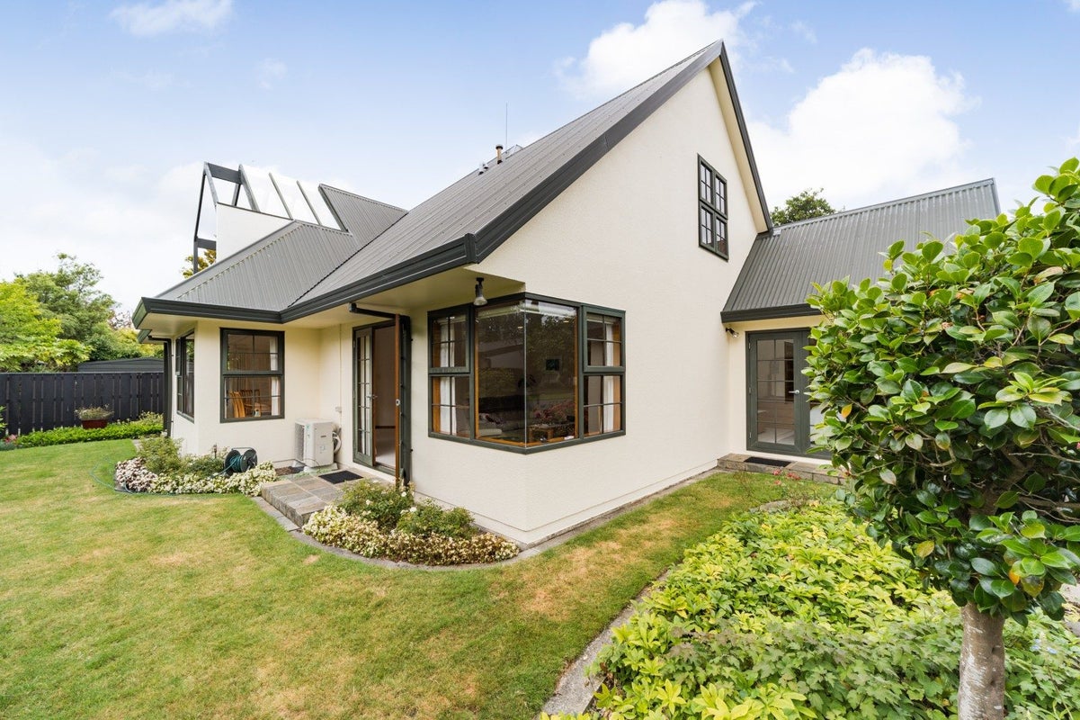 88 Clifton Terrace, Fitzherbert, Palmerston North - Carousel 1