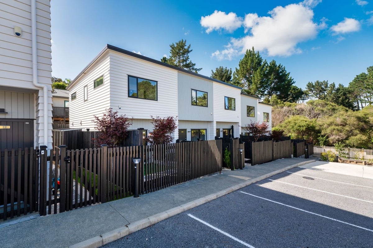 20/38 Fairlands Avenue, Waterview, Auckland - Carousel 1