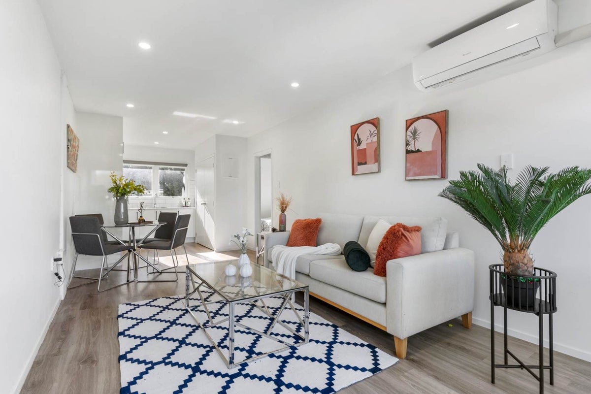 18/11 Tawera Road, Greenlane, Auckland - Carousel 1