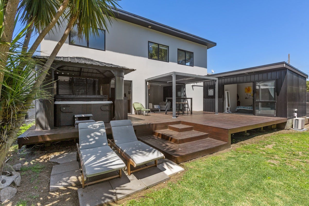 32A Aubrey Street, New Plymouth, New Plymouth - Carousel 1