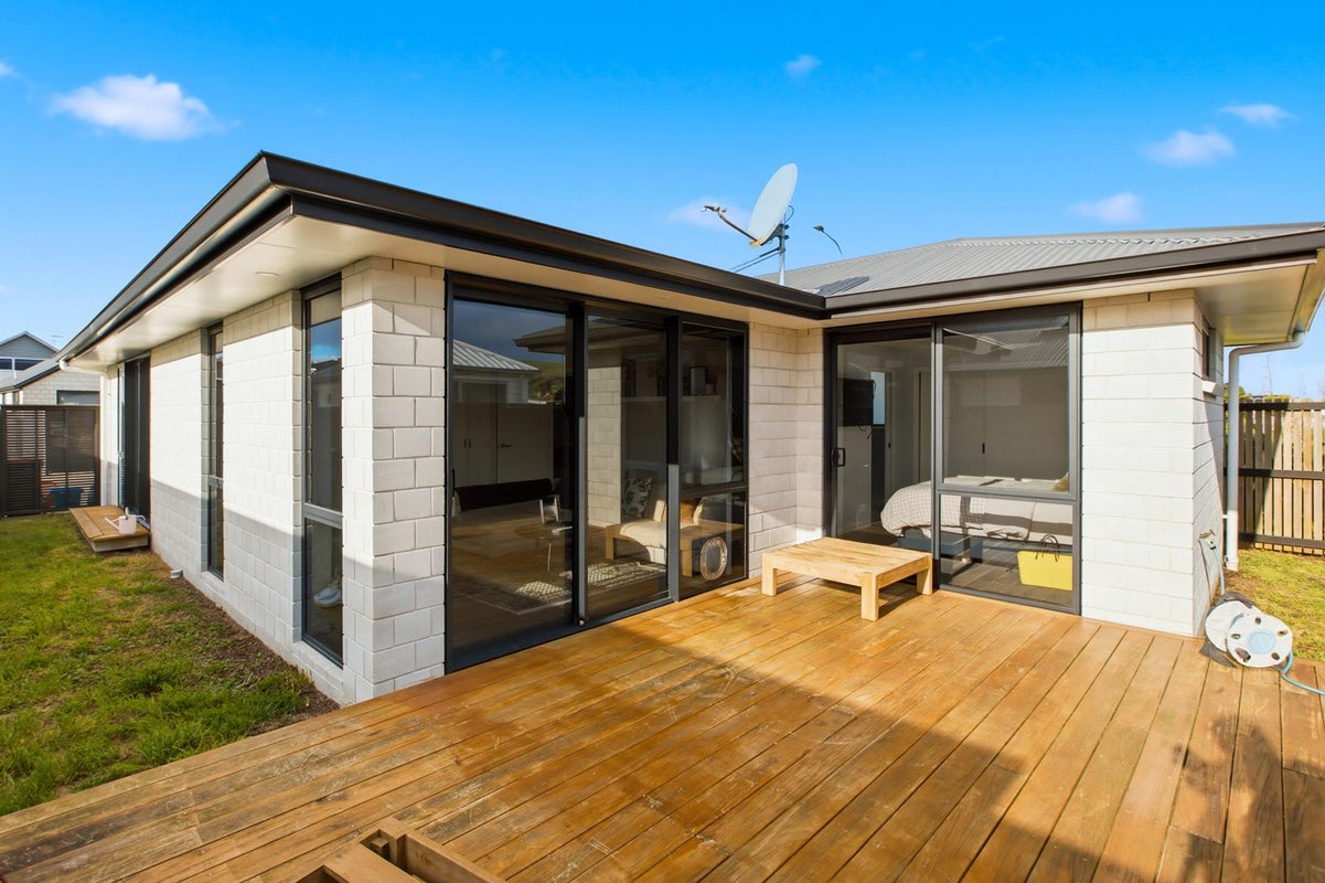 88 Franks Way, Papamoa Beach, Papamoa - Carousel 1