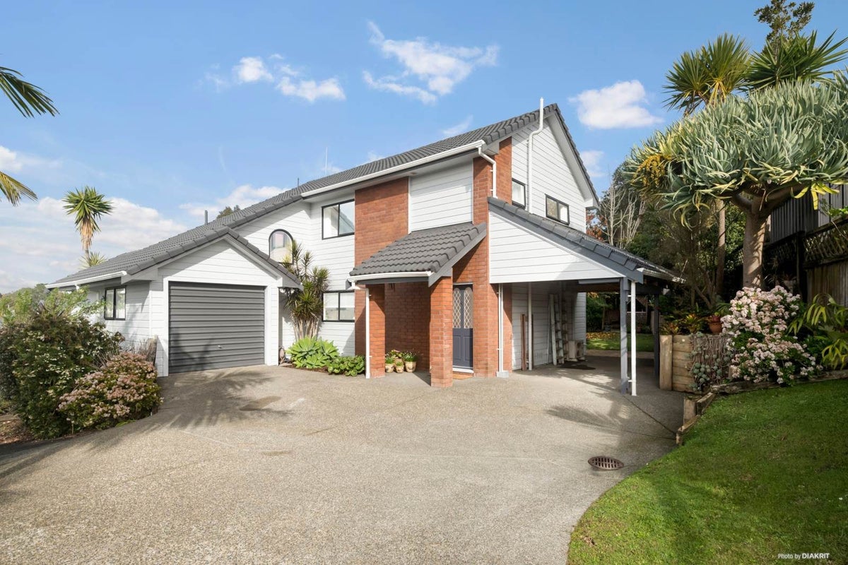 1/3 Antrim Grove, Bayview, Auckland - Carousel 2