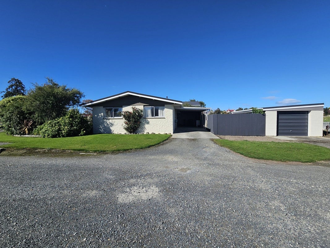 21 Centennial Avenue, Balclutha - Carousel 18