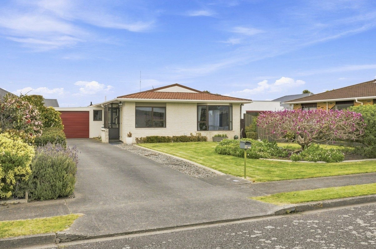 14 Warwick Place, Springvale, Whanganui - Carousel 1