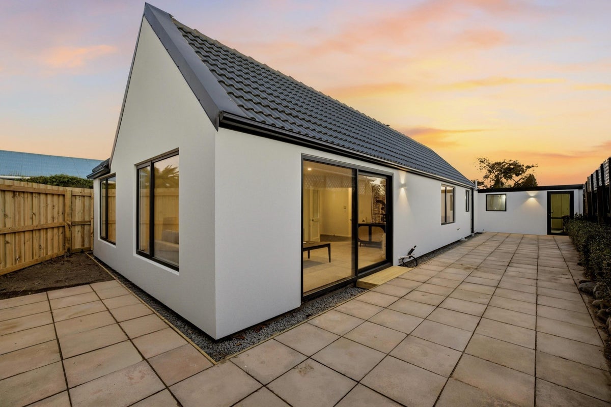15/126 Idris Road, Strowan, Christchurch - Carousel 2