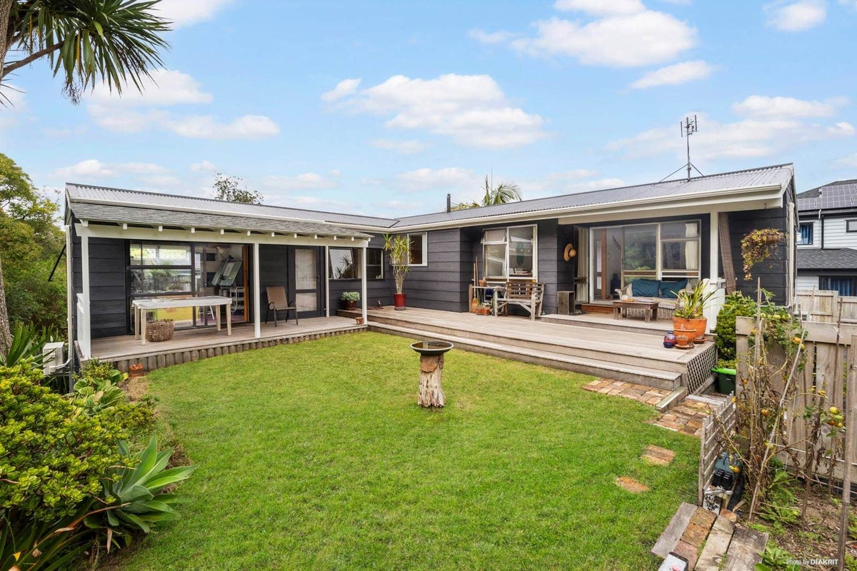 2/16 Norgrove Avenue, Mount Albert, Auckland - Carousel 2