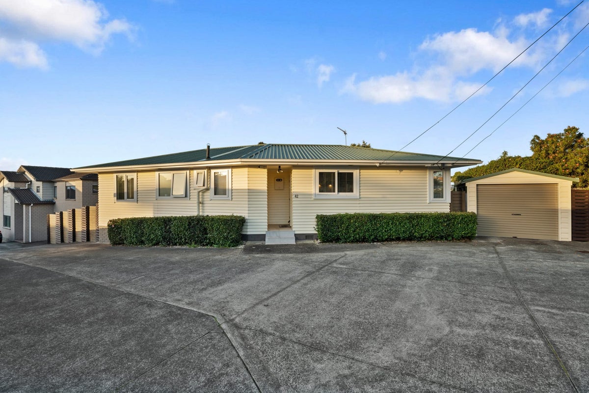 42 Terry Street, Blockhouse Bay, Auckland - Carousel 2
