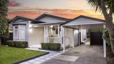 166 Point Chevalier Road, Point Chevalier, Auckland - Carousel 1