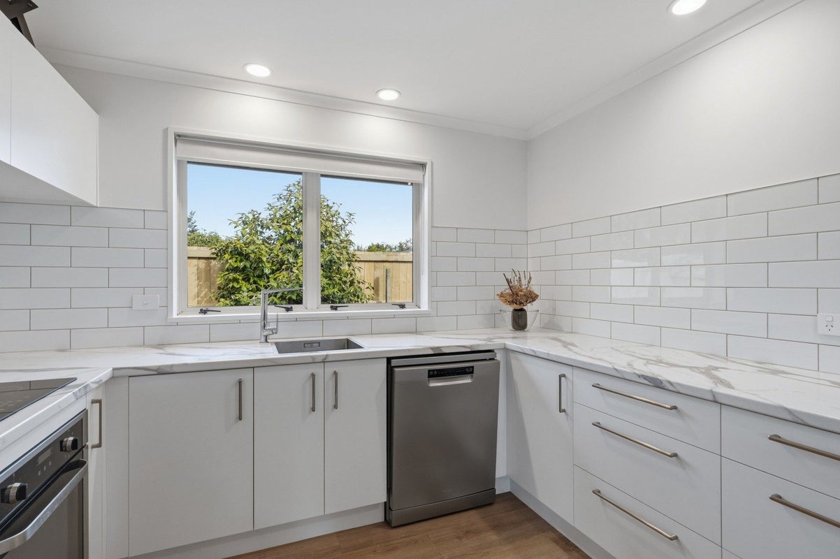 55 Charles Street, Grasmere, Invercargill - Carousel 2