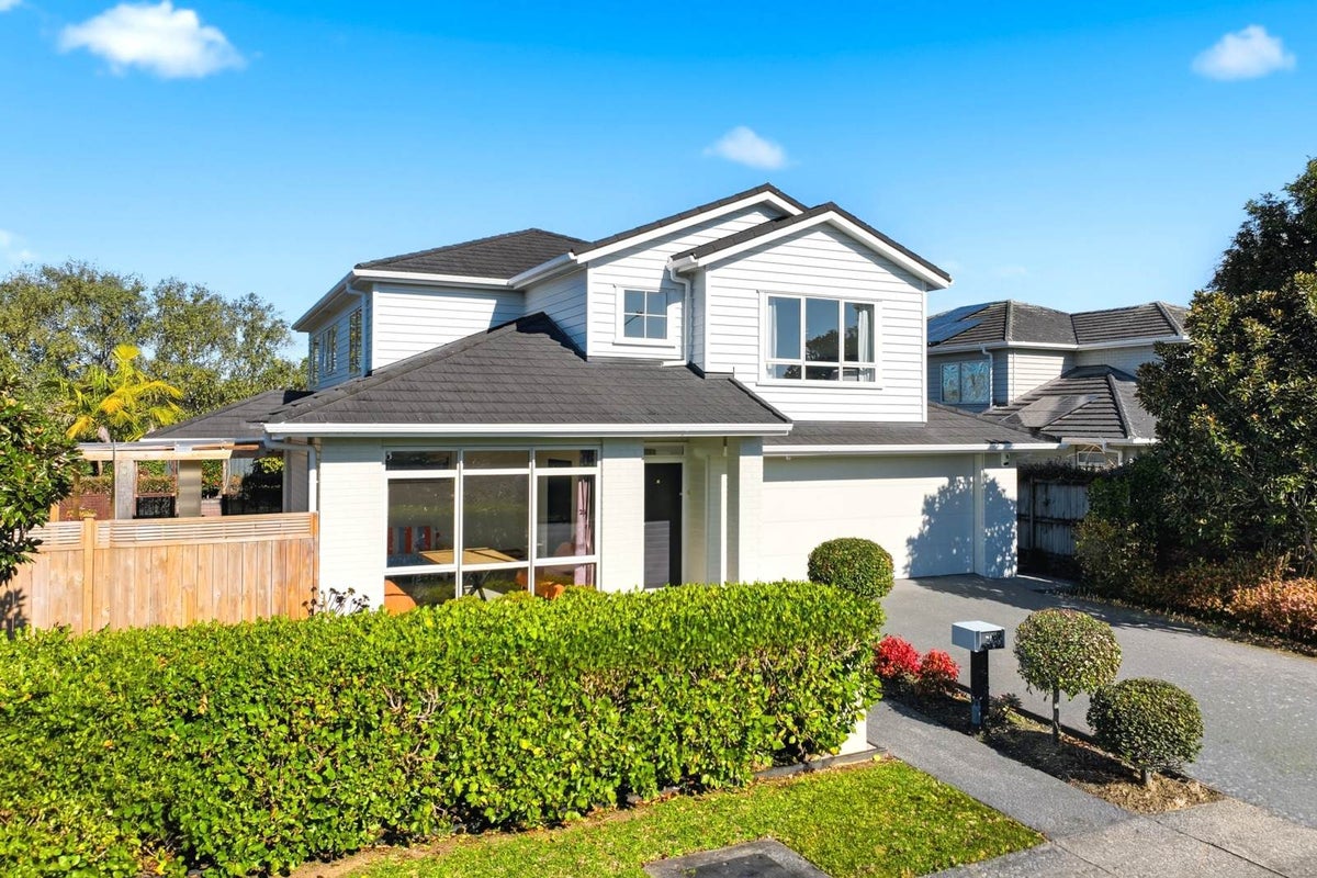 34 Wawatai Drive, Karaka, Papakura - Carousel 1