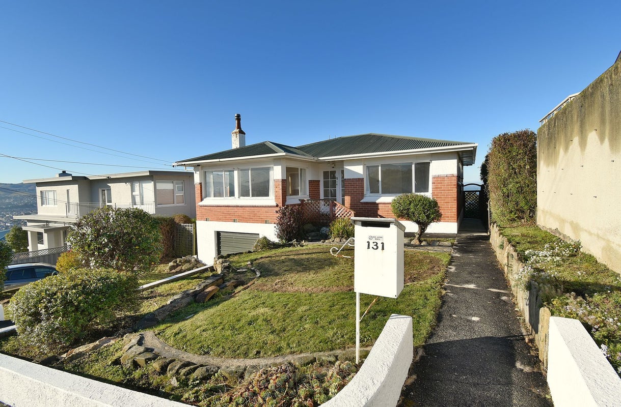 131 Easther Crescent, Kew, Dunedin - Carousel 1