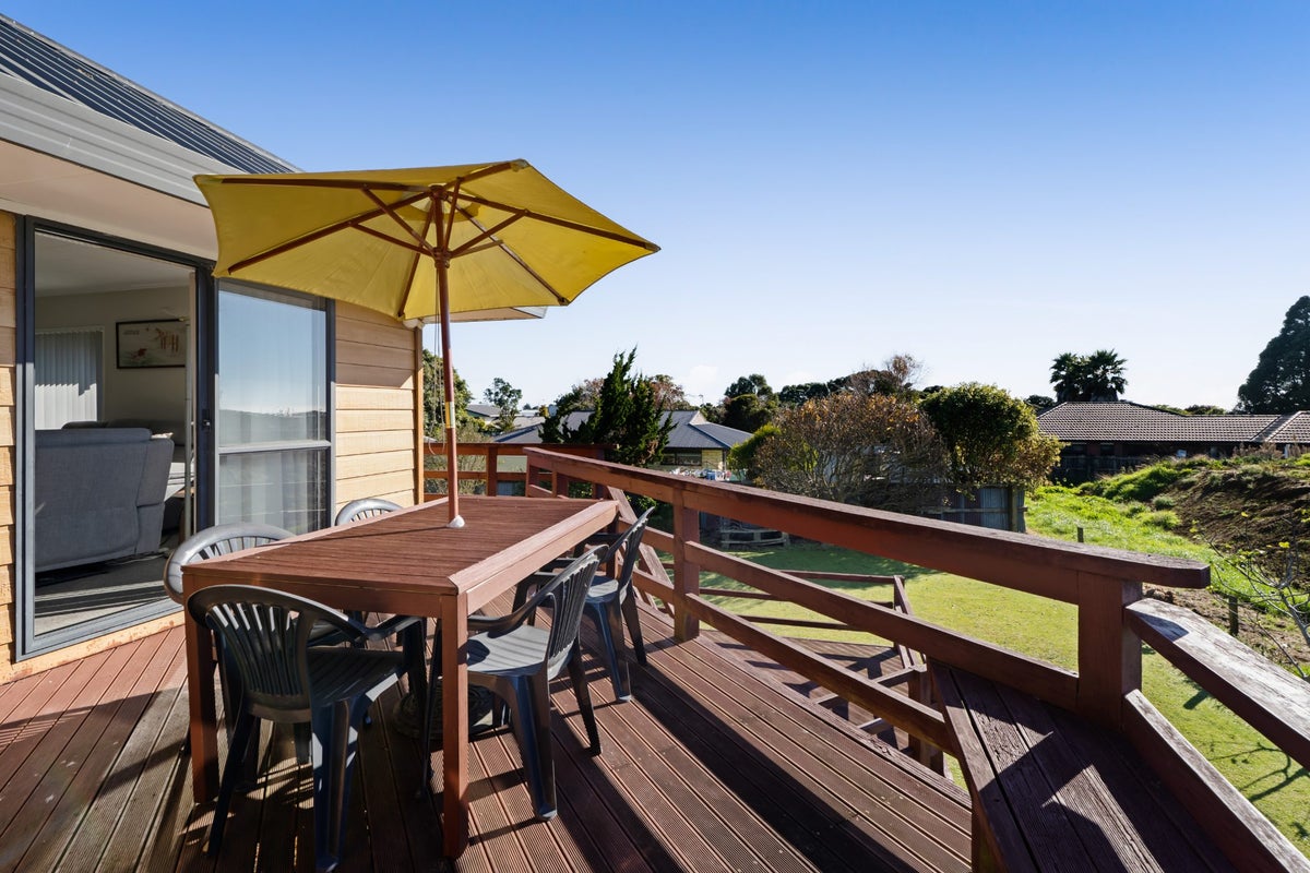 15B Jade Place, Bell Block, New Plymouth - Carousel 2