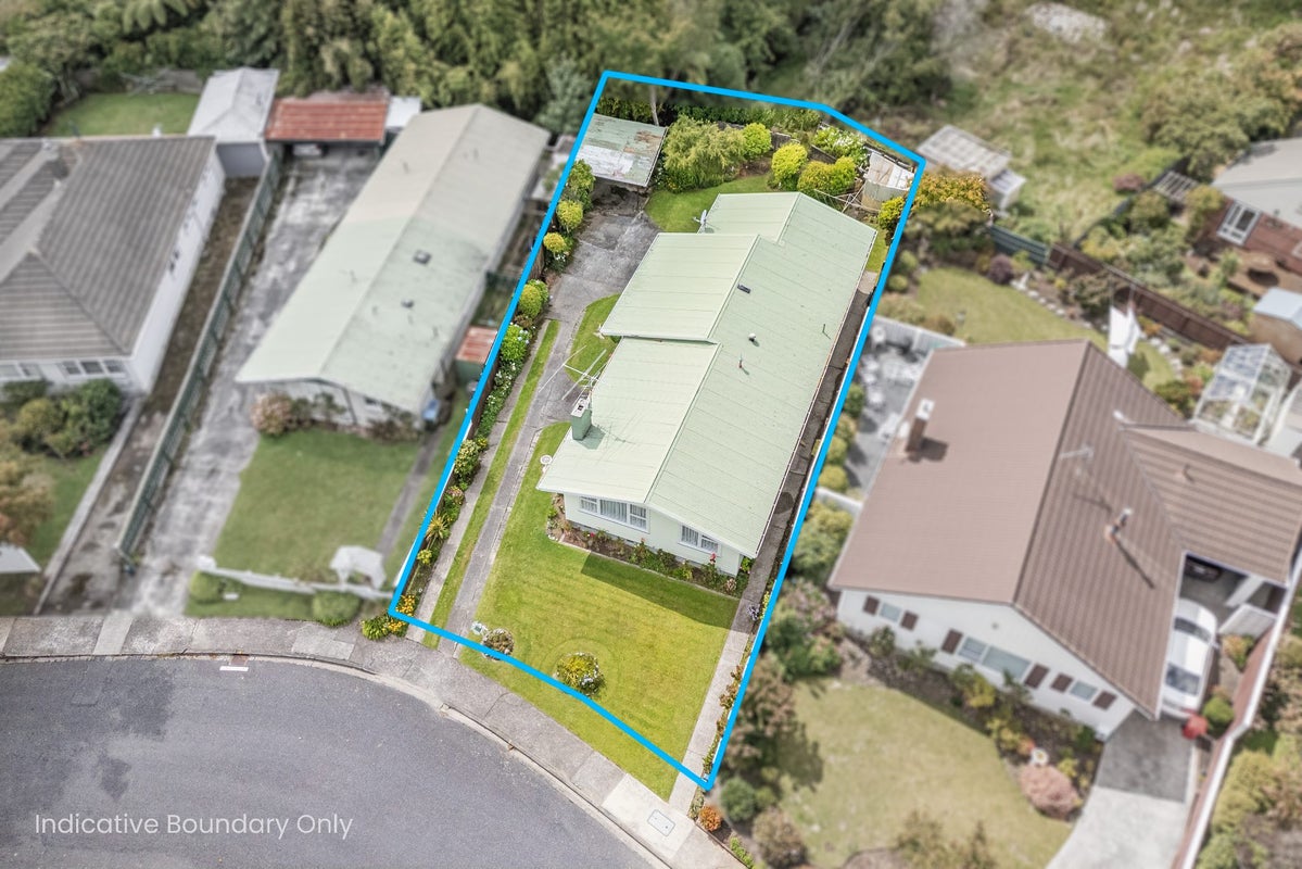 17 Deller Grove, Silverstream, Upper Hutt - Carousel 2
