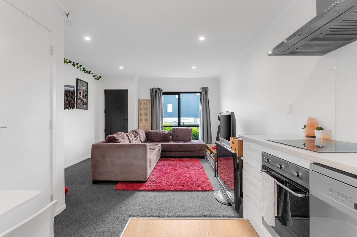 2/1 Vialou Street, Hamilton Central, Hamilton - Carousel 2